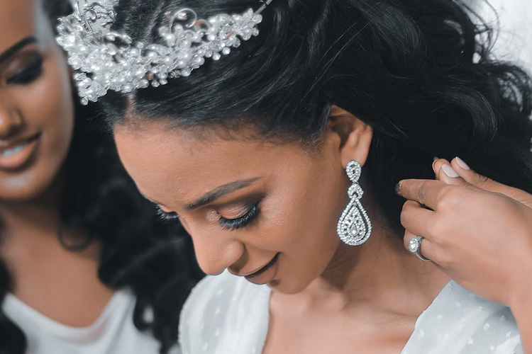 From Natural to Glamorous: Eyelash Extension Styles for Every Bride